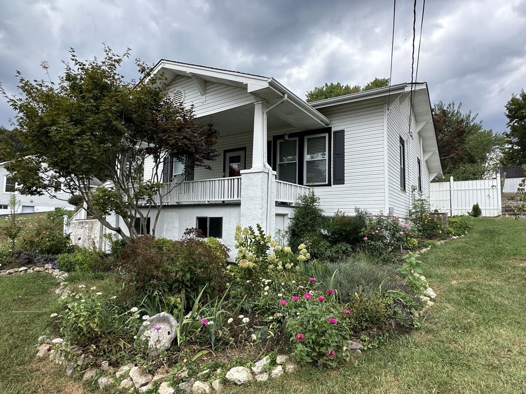 2525 Bernhurst Drive